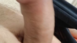 Eccolo che fa ginnastica