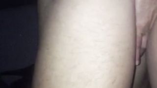 Matura prende un giovane cazzo in culo