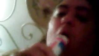 Anteprima del video: La badante grassona ama tanto masturbarsi