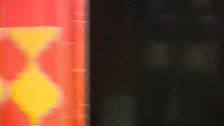 Bionda diciannovenne si masturba