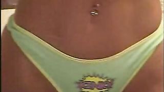 BIONDA SI INFILA DI TUTTO.