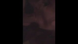 Donna mi succhia molto profondamente