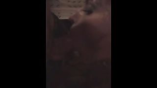 Donna mi succhia molto profondamente