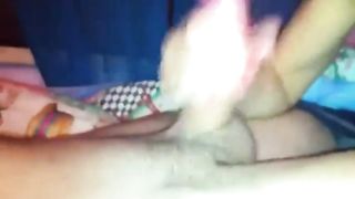 Bellissima ragazza spompina un amico