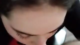 Le inonda la faccia di sborra