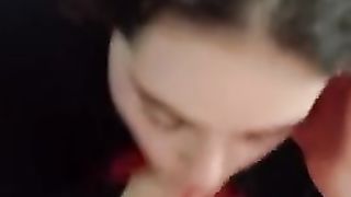 Le inonda la faccia di sborra