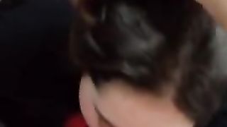 Le inonda la faccia di sborra