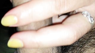 POMPINO CON UNGHIE SMALTATE