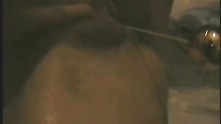 Le sfilo le palline dalla figa bagnata...