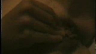 Le sfilo le palline dalla figa bagnata...