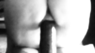 Pt 1°. La mia schiava si sfonda la fica...