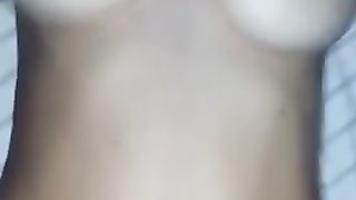 Io e mia moglie godiamo sempre tanto. Squirt casalingo.