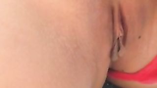 LE PIACE ESIBIRSI NUDA IN STRADA