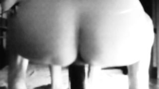 Pt 2°. La mia schiava si sfonda la fica...