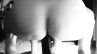 Pt 2°. La mia schiava si sfonda la fica...