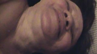 Vecchia Puttana soddisfa il marito