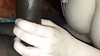 Studentessa fa le corna al fidanzato con un congolese