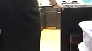 Si porta a casa un ragazzo di colore appena conosciuto