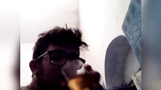 Anteprima del video: Adoro il piscio