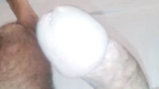 Anteprima del video: Mi masturbo pensando le piante dei piedi sporche delle femmine