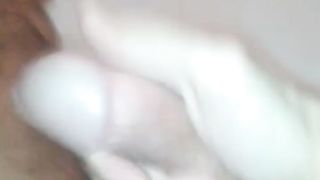 Mi masturbo pensando le piante dei piedi sporche delle femmine