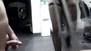 Un mappamondo trav...