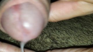 Anteprima del video: SI FA SBORRARE IN MANO