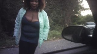 CONVERSAZIONE CON UNA PROSTITUTA TETTONA NIGERIANA