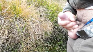 Anteprima del video: Sborrata veloce in montagna