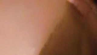 Mentre il mio amico mi scopa...