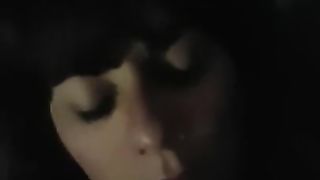 Mia moglie Giulia si tocca mentre me la scopo