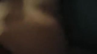 Mia moglie Giulia si tocca mentre me la scopo