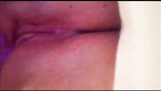 Mi masturbo e ho un intenso orgasmo