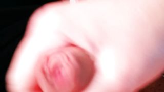 La mia ragazza mi sega in auto