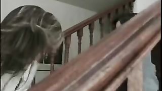 Sexy bionda inculata sulle scale