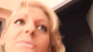 Pompino da rumena bionda