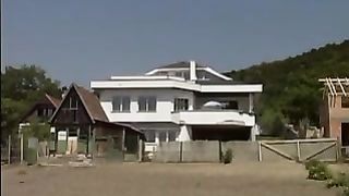 Tripla penetrazione per la biondina