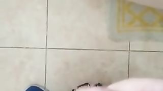 QUANTO MI PIACE ESSERE GUARDATO DALLE MIE AMICHE TROIE MENTRE MI SEGO