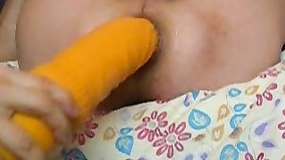 Anteprima del video: Rita mi prepara il culo con un dildo