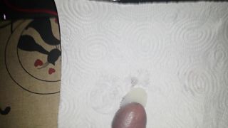 DAVANTI A UN VIDEO PORNO