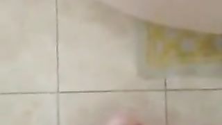 GIOCANDO CON IL MIO CAZZO