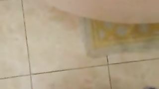 GIOCANDO CON IL MIO CAZZO