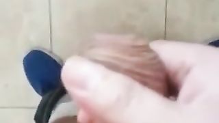 GIOCANDO CON IL MIO CAZZO