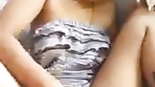 Ragazza del Sénégal si masturba