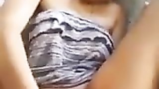 Ragazza del Sénégal si masturba