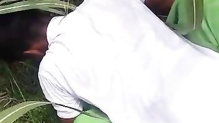 Scopo la mia migliore amica nella boscaglia