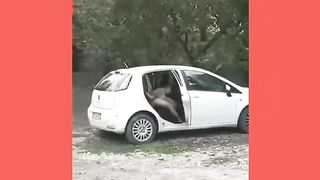 Anteprima del video: Solo a Napoli!