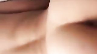 Si fa scopare dall'amico di suo fratello