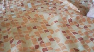 Si masturba prima di farsi trapanare