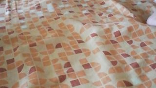 Si masturba prima di farsi trapanare